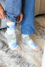 Load image into Gallery viewer, Cream Floral Ankle Socks