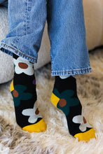 Load image into Gallery viewer, Black Floral Ankle Socks