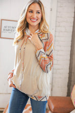Load image into Gallery viewer, Taupe Chevron Color Block Zipper Hoddie