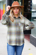Load image into Gallery viewer, Weekend Ready Green Jacquard Plaid Button Up