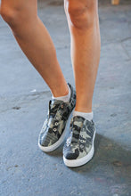 Load image into Gallery viewer, Camo Laceless Slip-On Sneakers