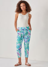 Load image into Gallery viewer, Hot Tropic Capri Pant